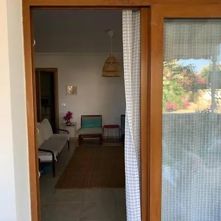 Sleeps 4, Spacious With A Large Garden - Awz 312 فيلة