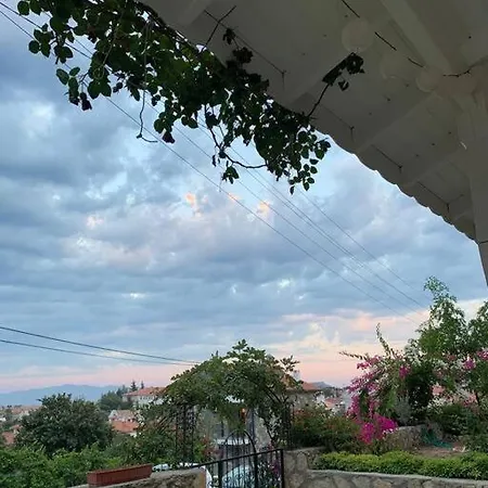 فيلة Sleeps 4, Spacious With A Large Garden - Awz 312 *